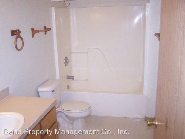 Foto del edificio - 438 NW 17th St