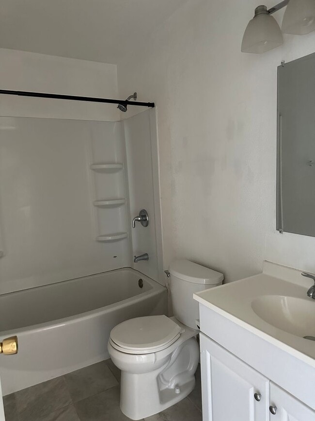 Building Photo - Vine st