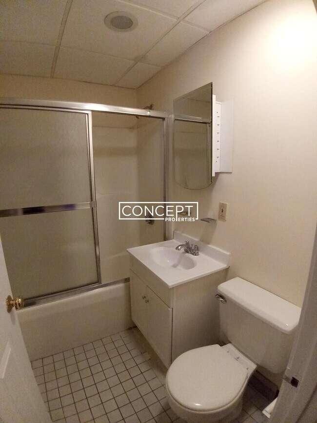 Building Photo - 81 Essex St