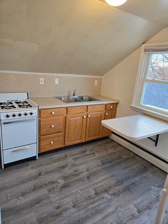 Cocina - 3929 Township Line Rd