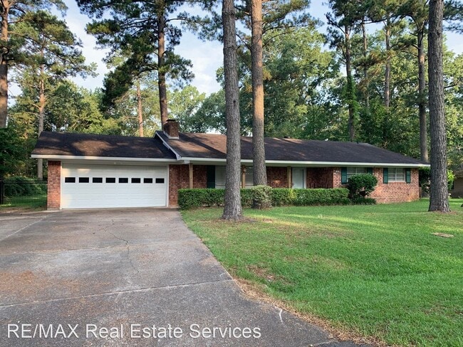 Building Photo - 3 br, 2 bath House - 102 Pine Lake Drive