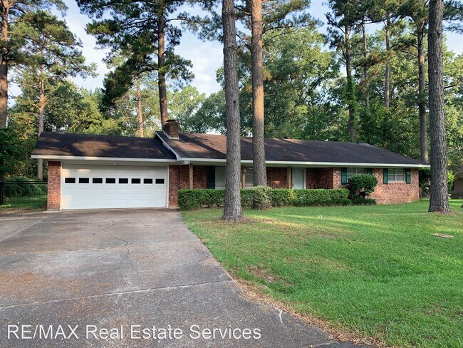 Foto del edificio - 3 br, 2 bath House - 102 Pine Lake Drive