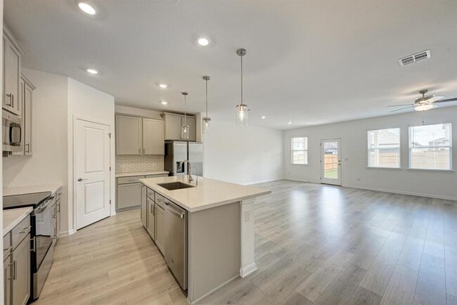 Building Photo - 345 Andesite Trl