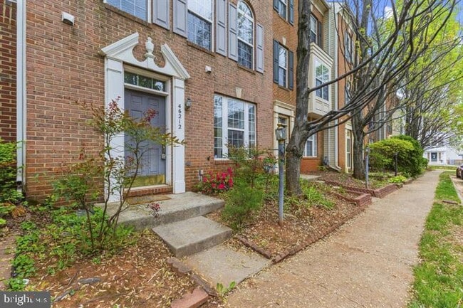Building Photo - 46212 Walpole Terrace