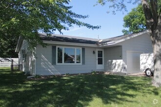 Building Photo - 1712 Chumas Dr