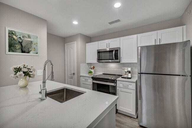Building Photo - River Stone Ranch
