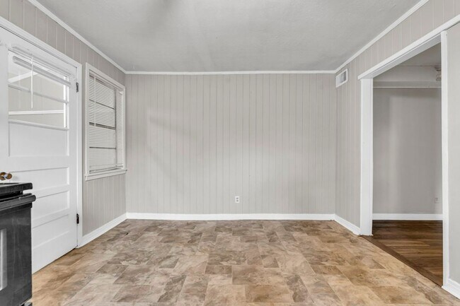 Foto del edificio - 1005 Blanchard Dr