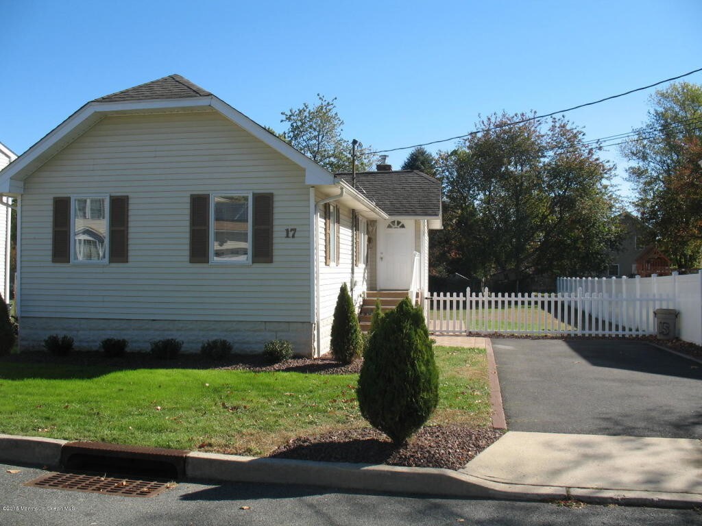 Primary Photo - 17 Gaston St