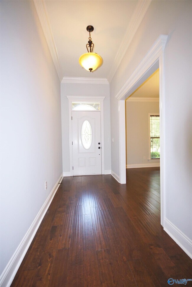Building Photo - 109 Wolf Creek Trail SW