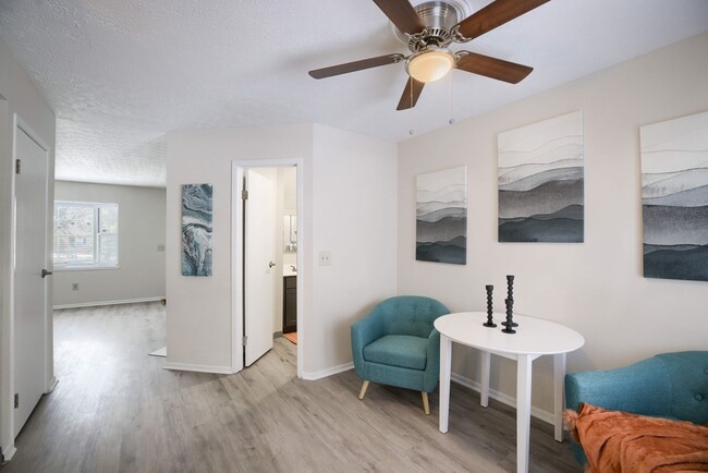 Foto del edificio - Stratford Chase Townhomes