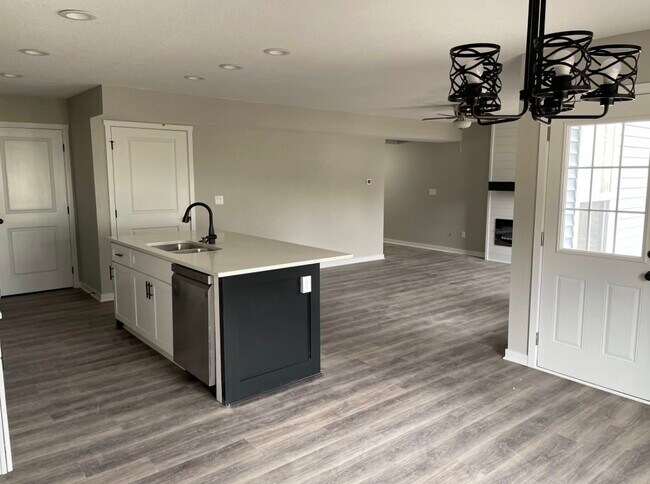 Foto del edificio - 5711 NW 54th Ct