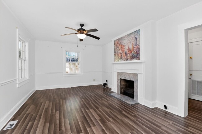 Foto del edificio - Charming 2BR Home Near Uptown Charlotte
