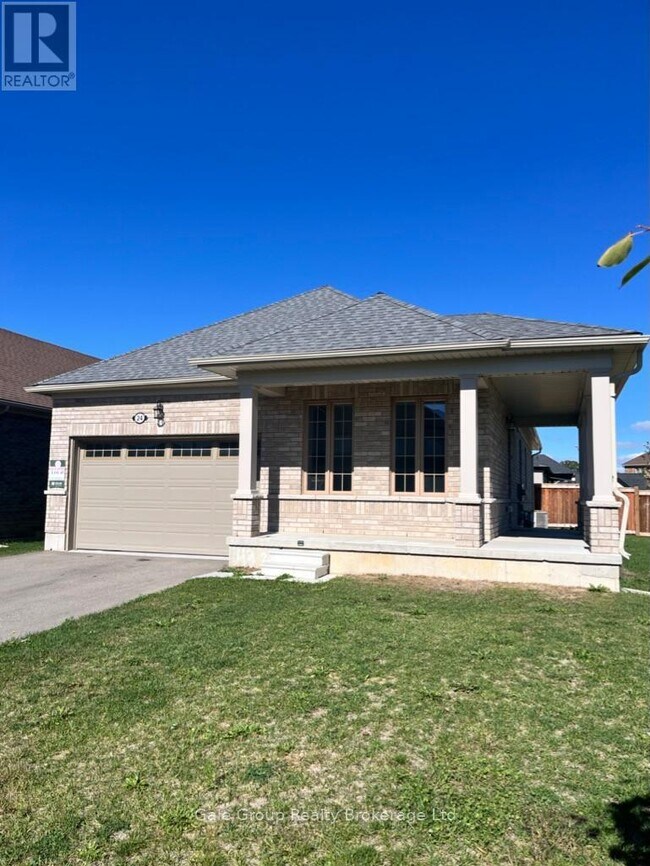 Building Photo - 24 Harwood St