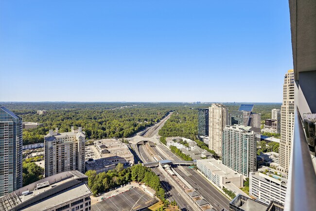 Foto del edificio - 3344 Peachtree Rd