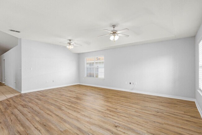 Foto del edificio - 297 Loblolly Bay Dr