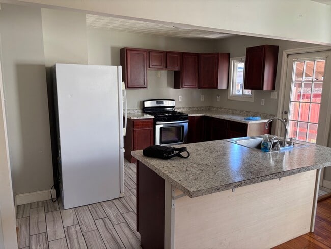 Foto del edificio - 2628 W Chestnut Ave