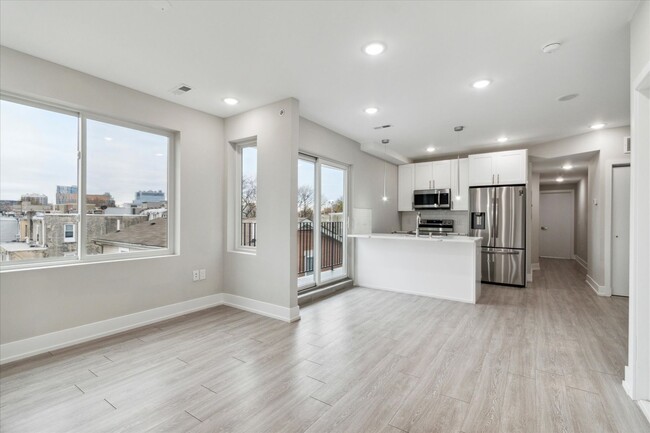 Building Photo - 649 N 35th