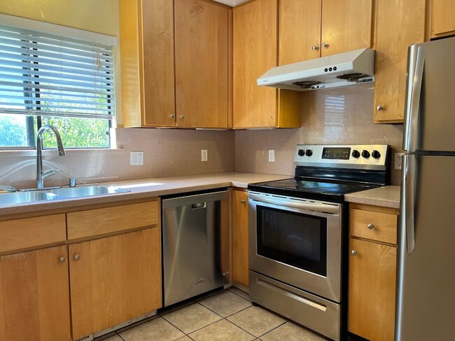 Foto del edificio - Spacious 3 bedroom 2 bath Millbrae ready now!