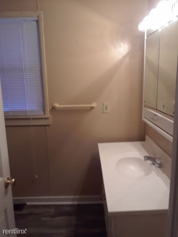 Foto del edificio - 3 br, 1 bath House - 912 W Market St