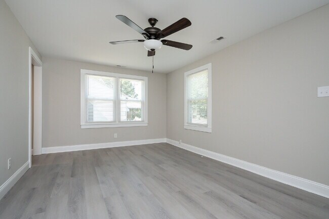 Foto del edificio - Renovated 2 BR, 1 BA quaint home in Spartanburg under $1200/mo rent