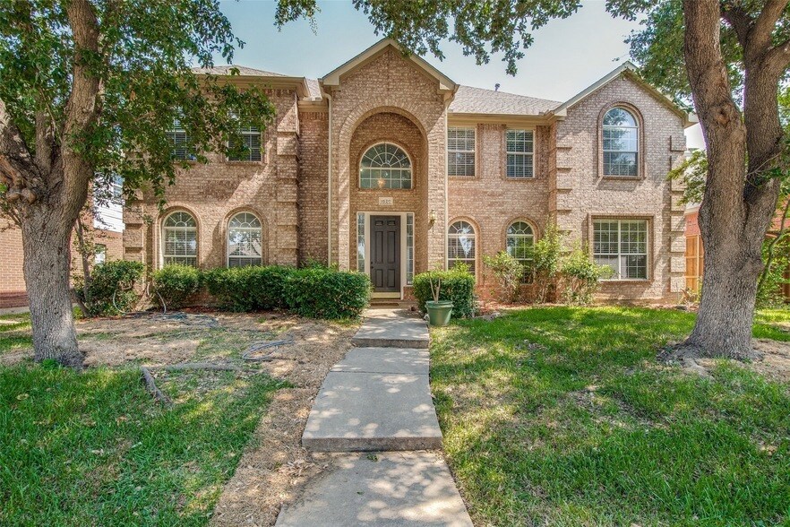 Foto principal - 1520 Eaglepoint Dr