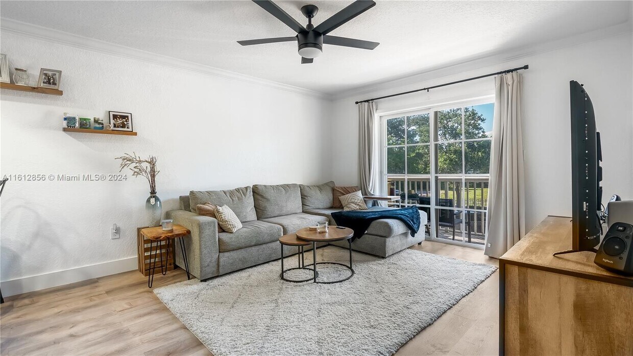Foto principal - 150 NE 15th Ave
