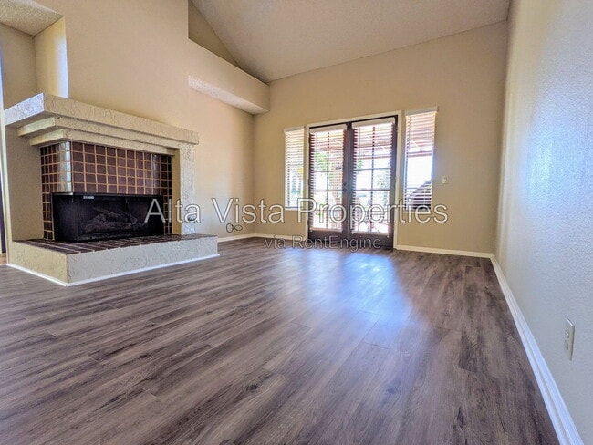 Building Photo - 16011 Avenida Lamego