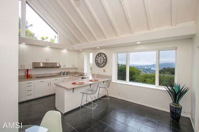 Building Photo - 4 br, 3.5 bath House - 95 Mount Tiburon Road