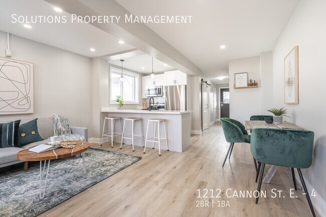 Photo du bâtiment - **Dream 2 bedroom with Modern finishes AVAILABLE Now!**