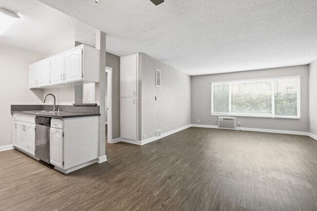 Interior Photo - Magnolia