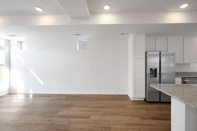 Building Photo - Charming 3BR House in Commerce City