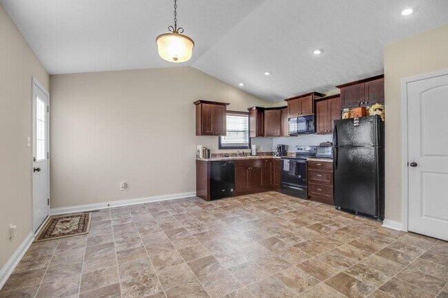 Foto del edificio - 418 Lansing Ln