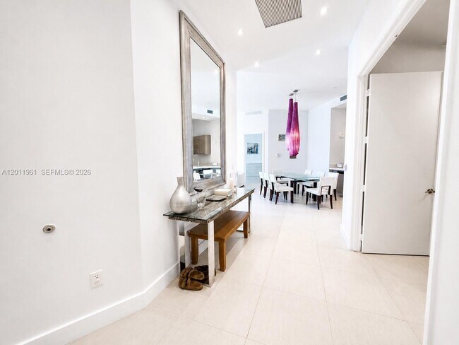 Foto del edificio - 15901 Collins Ave