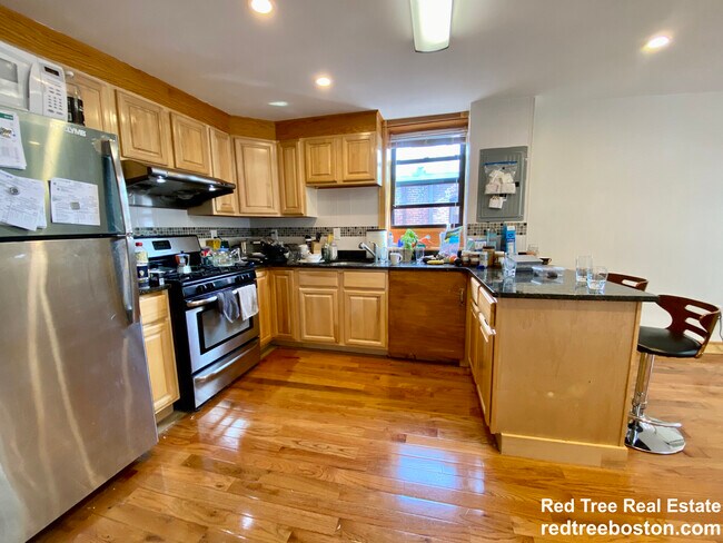 Building Photo - 11 Tabor Pl