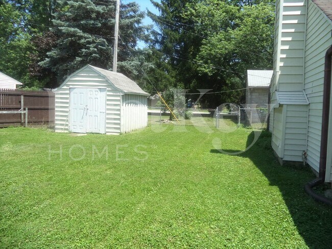 Building Photo - 1810 Randall Rd