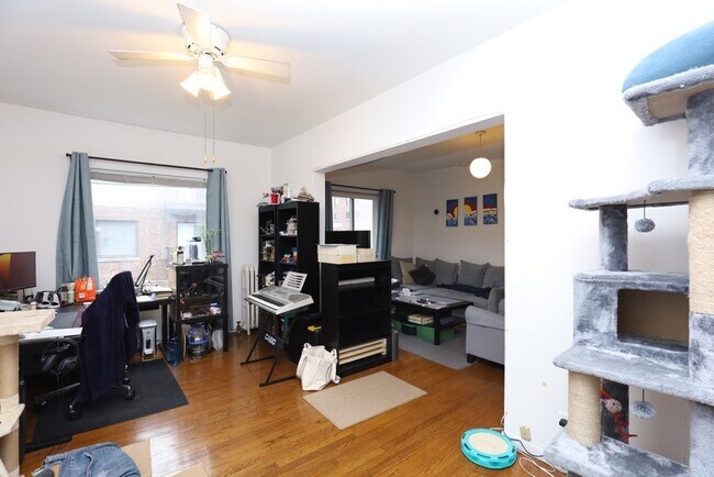 Foto del edificio - 3032 N Halsted St