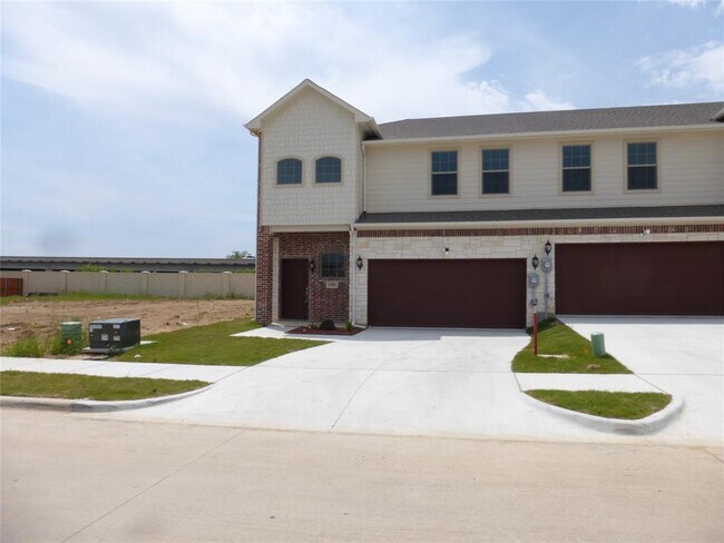 Building Photo - 1203 Salma Jameel Ct