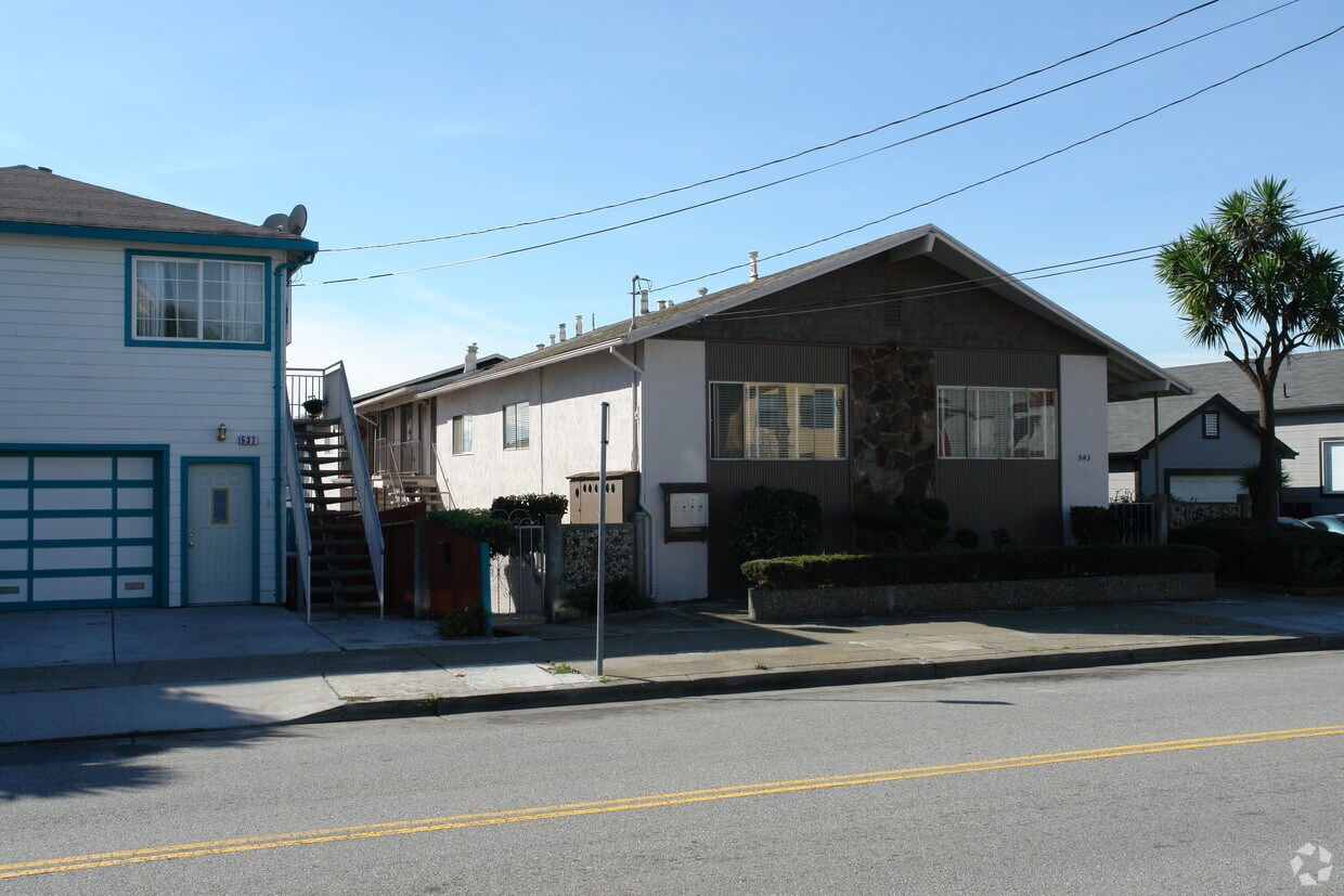Building Photo - 543 Baden Ave