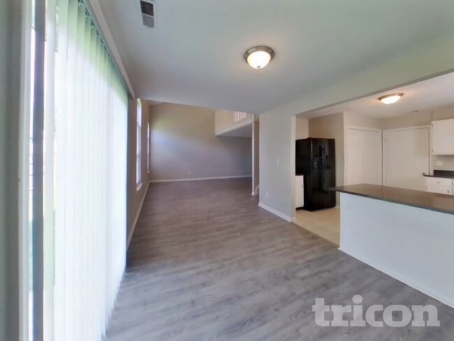 Building Photo - 7130 Sun Ct