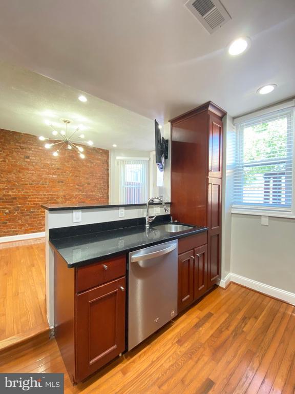 Building Photo - 615 Lamont St NW
