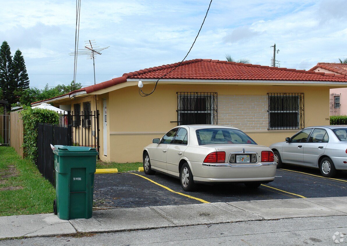 Building Photo - 552 SW 9th St