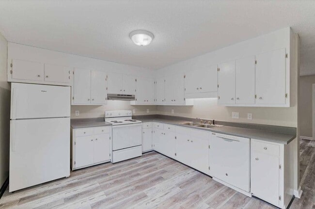 Foto del edificio - 735 41st St NE