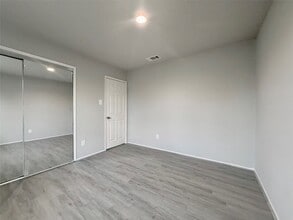 Building Photo - 12715 Middlesbrough Ln