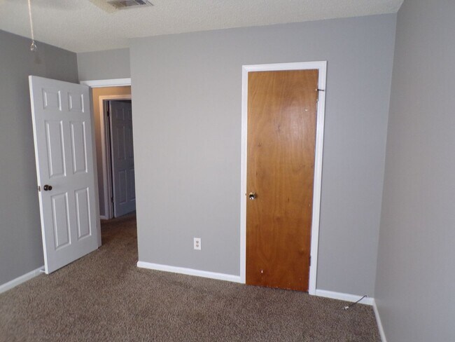 Building Photo - Foxhill Subdivision, East Emerald Drive, Enterprise, AL