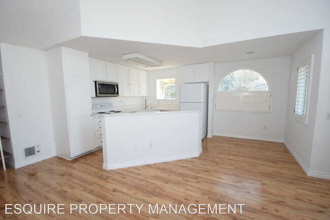 Building Photo - 1 br, 1 bath House - 2803 ANTONIO DR. #306