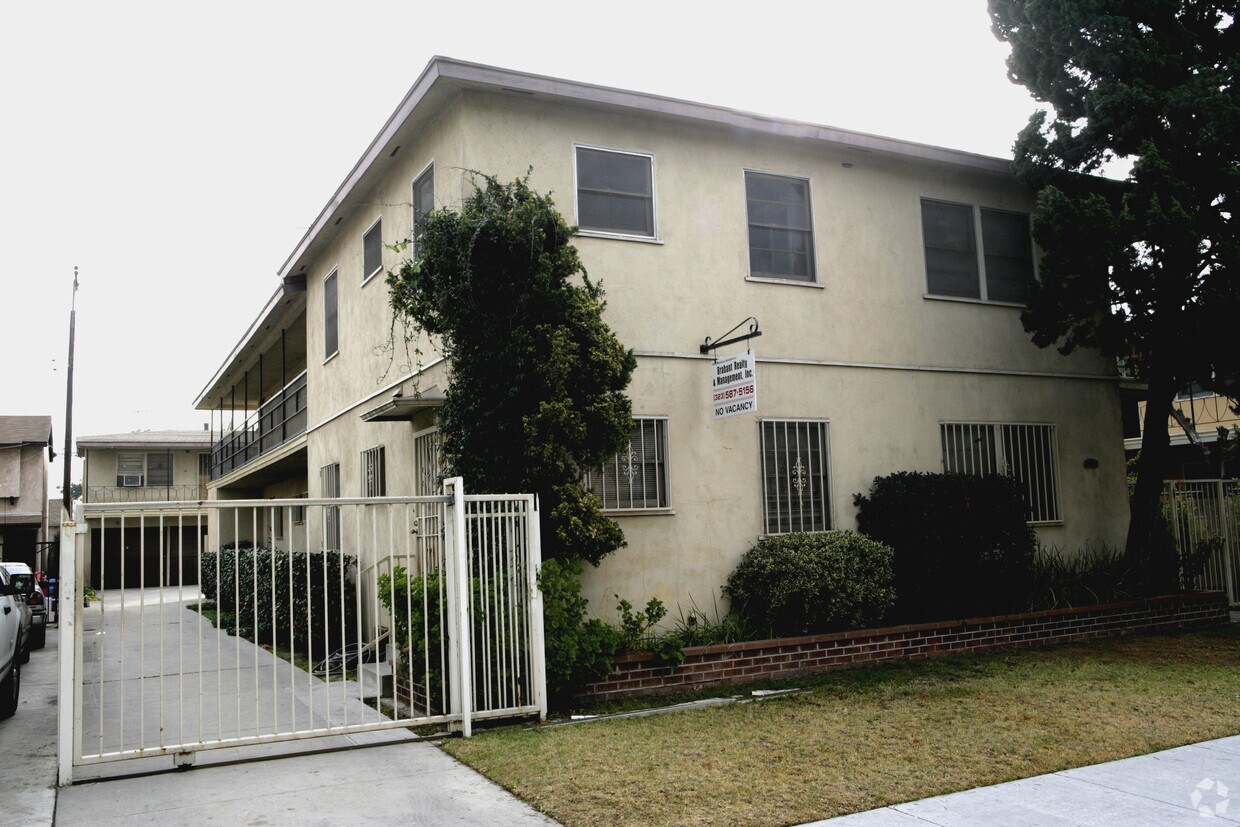 Primary Photo - 8648 San Antonio Ave