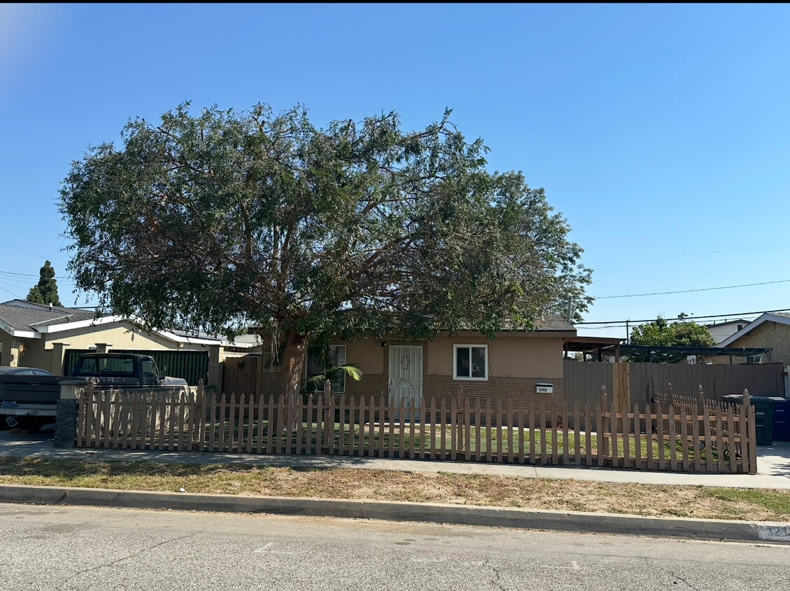 Primary Photo - 12112 207th St