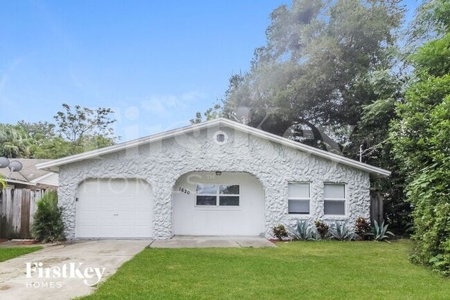 Building Photo - 1620 Valencia Ave