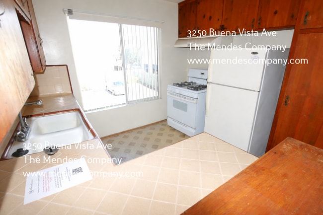 Building Photo - 3250 Buena Vista Ave