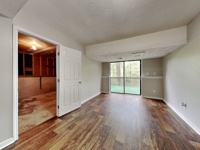 Building Photo - 3861 Radcliffe Blvd